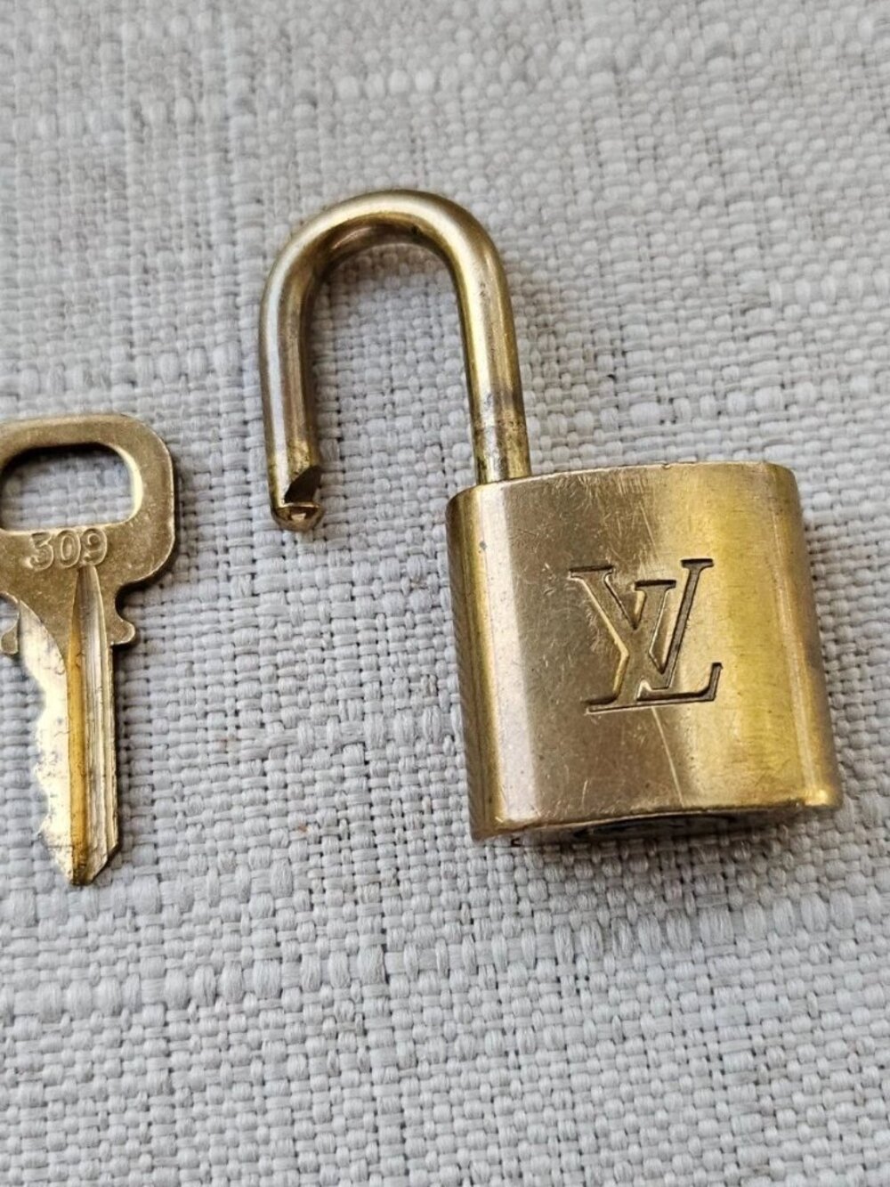 Vintage Louis Vuitton Padlock Gold Tone Lock W/ Key Pad Lock Made in France Auth - Picture 4 of 6